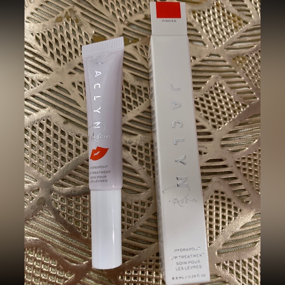 Jaclyn cosmetics Robin Hydrapout Lip Treatment ~
Pinkies new discontinued